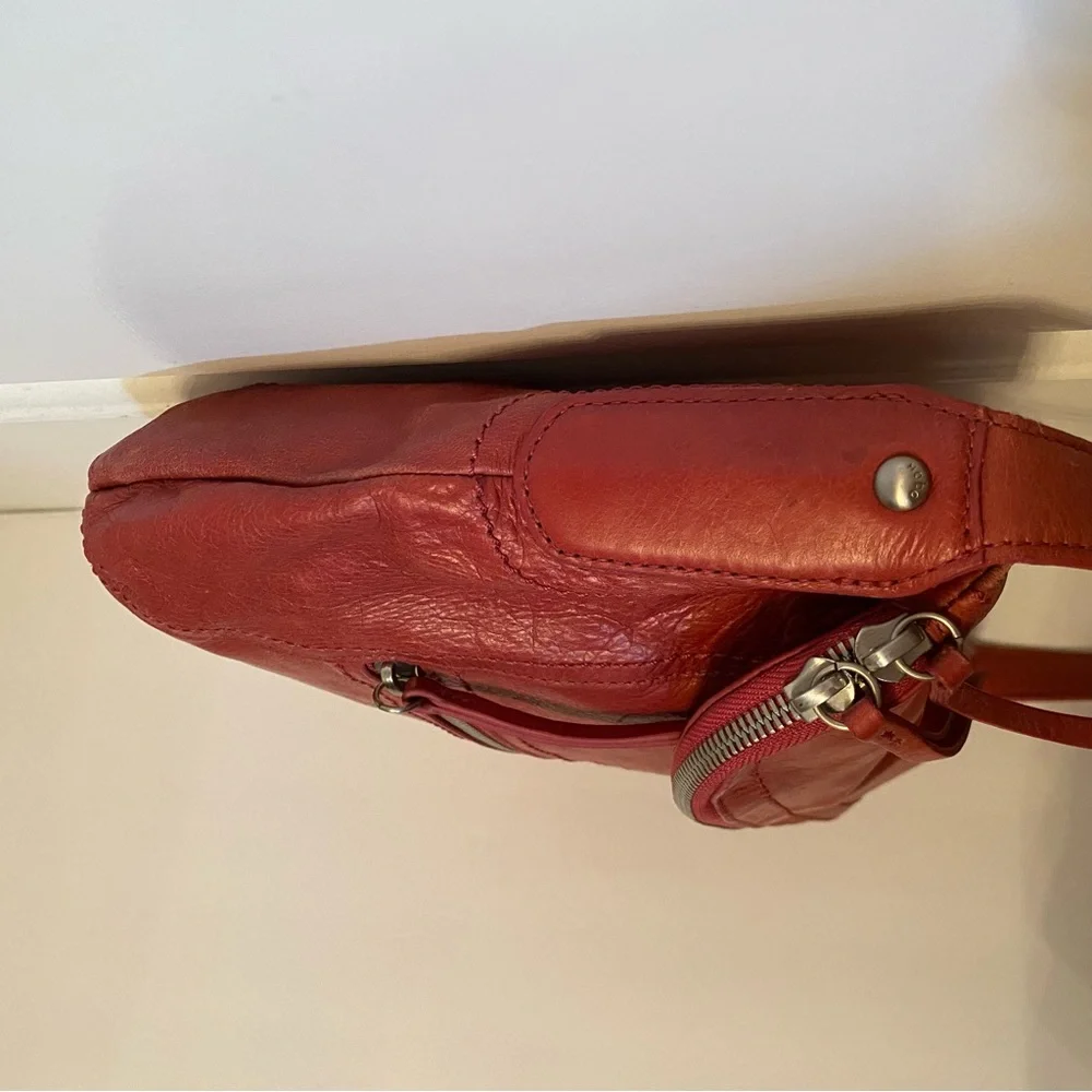 HOBO INTERNATIONAL SHOULDER CROSSBODY BAG RED LEATHER FLAP SILVER HARDWARE